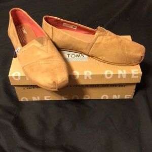 Tan Toms flats
